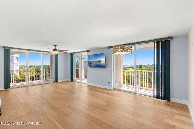 Building Photo - 800 Del Rio Way