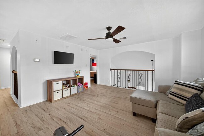 Building Photo - 2422 Blue Jay Ln