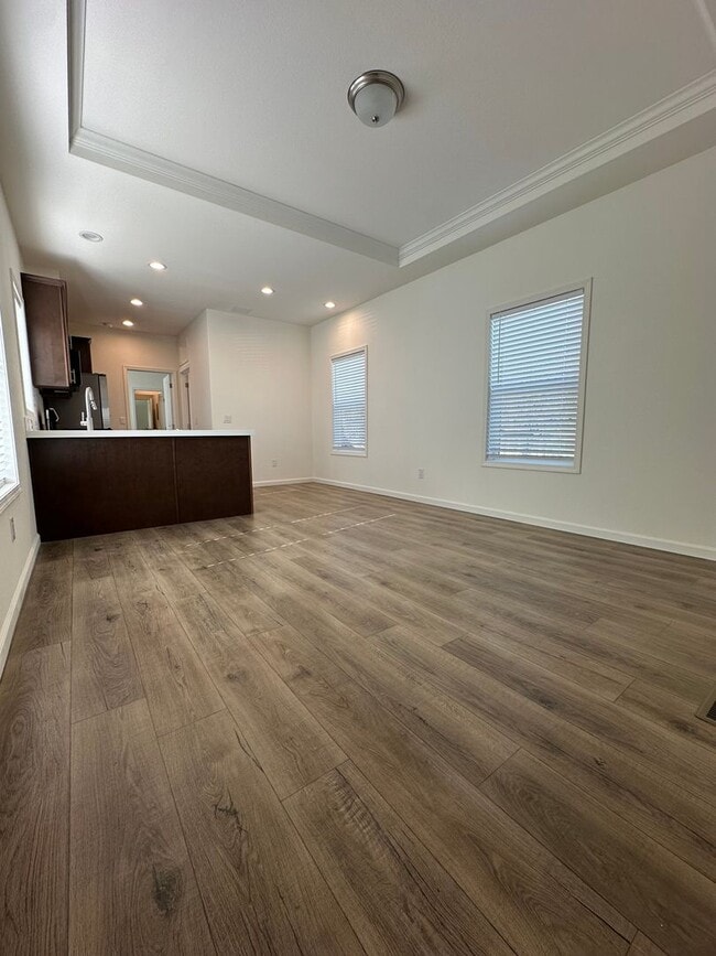 Building Photo - Rare horse property with huge workshop and dog kennels. Ready for move in