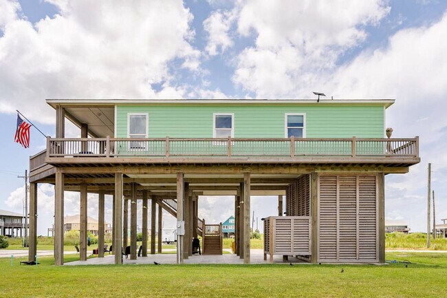 Building Photo - 804 1/2 Johnson Crawford Circle-SI ID1264805P