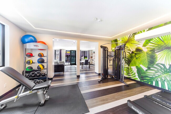 Building Photo - 4 York Ave