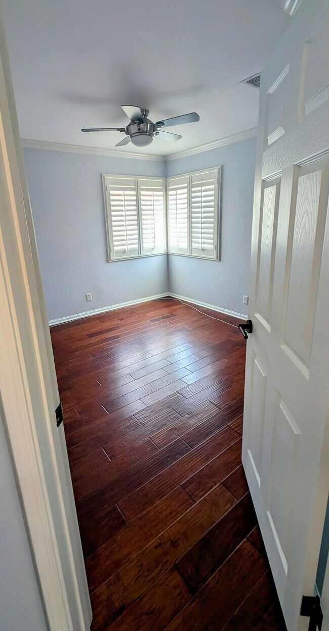 Building Photo - 10140 Palm Glen Dr