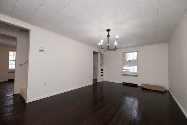 Building Photo - 956 Jefferson Dr