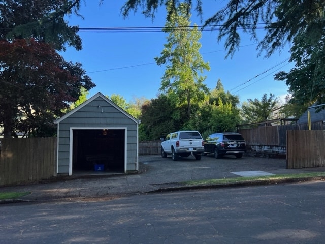 Parking - 442 NW 30th St