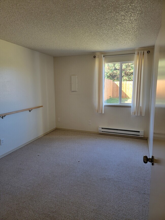 Building Photo - 6457 SW 192nd Ave