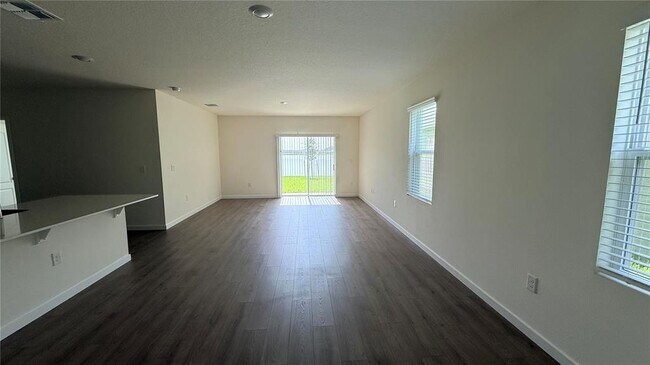 Building Photo - 2066 Walnut Crk Dr