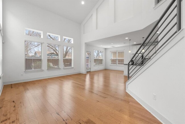 Building Photo - 1501 Homespun Rd