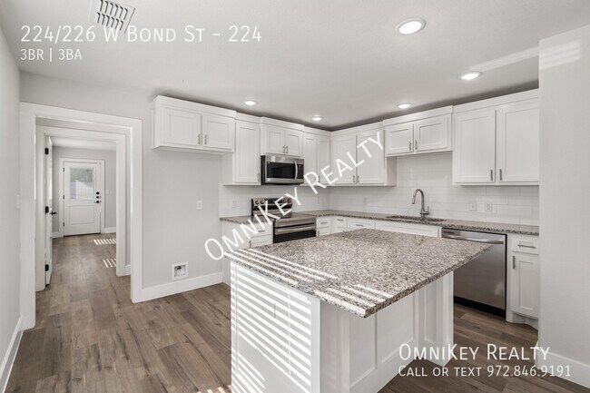 Building Photo - 224/226 W Bond St-224