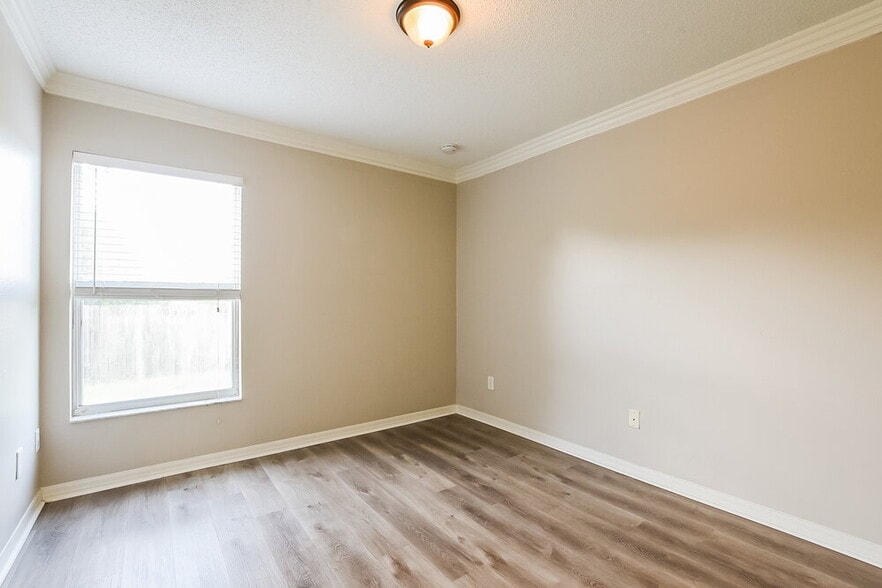 Building Photo - 4201 Shadow Creek Cir
