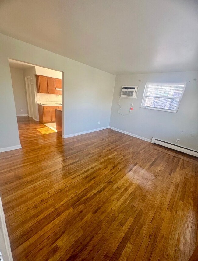 Building Photo - 2553 W North Bend Rd