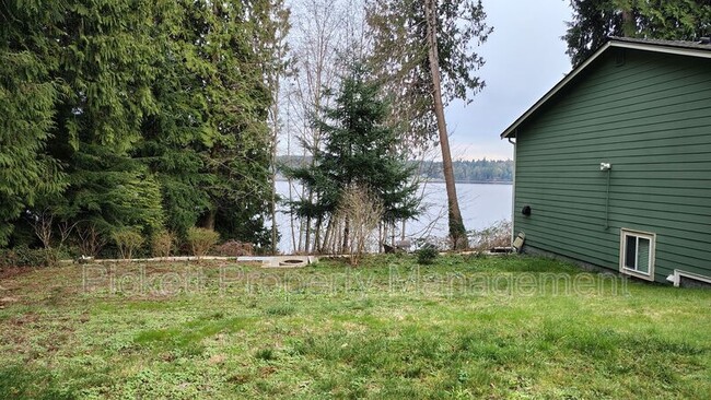 Building Photo - 28802 WA-104