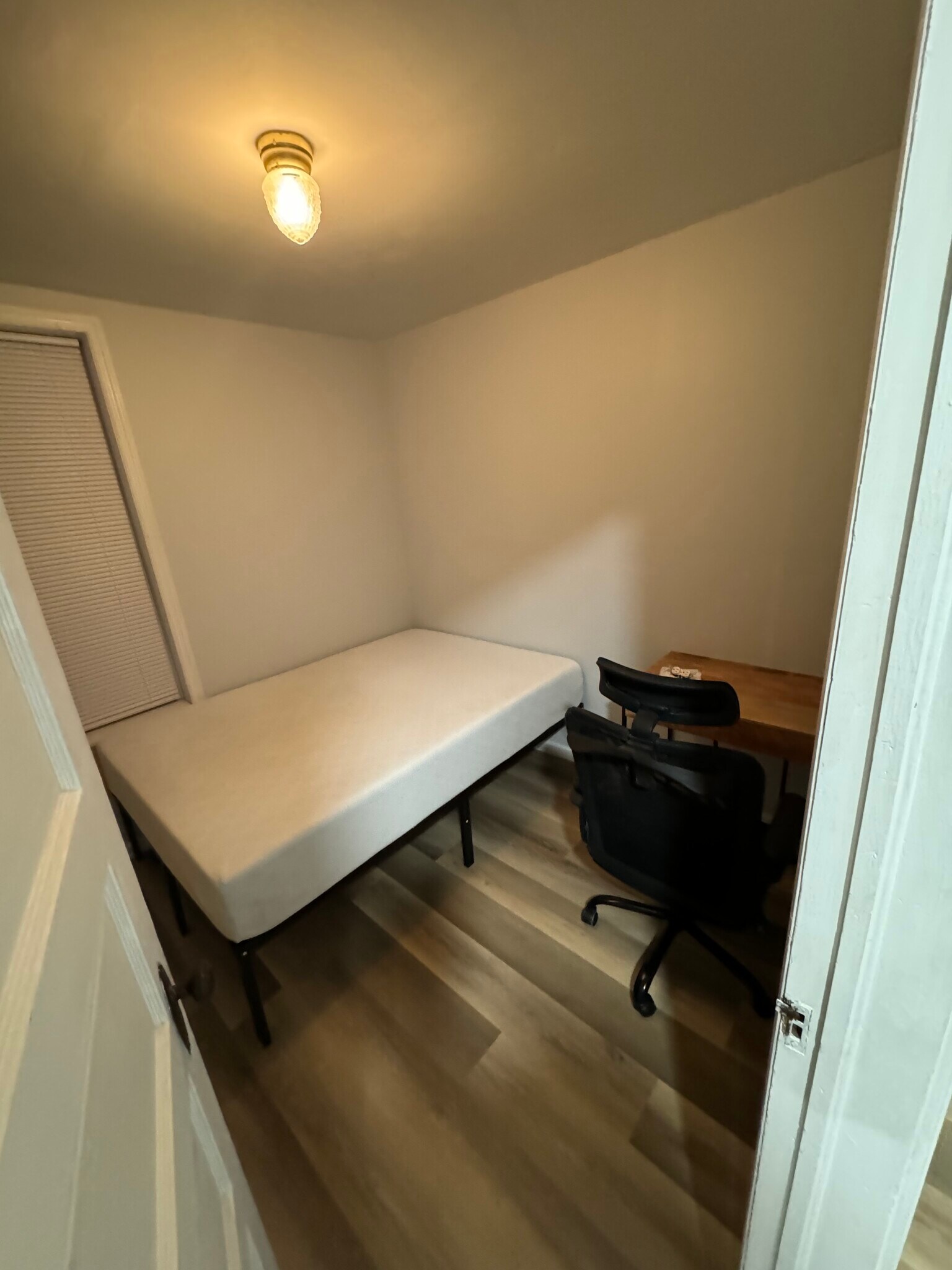 Building Photo - 238 11th St