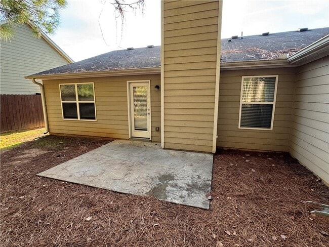 Building Photo - 701 Walnut Woods Dr