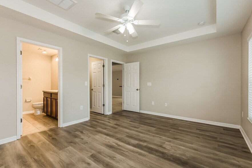 Building Photo - 10307 Granada Green Ct