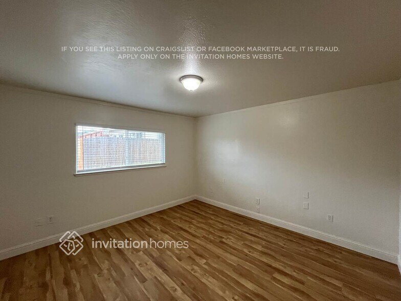 Building Photo - 12171 Dry Creek Rd