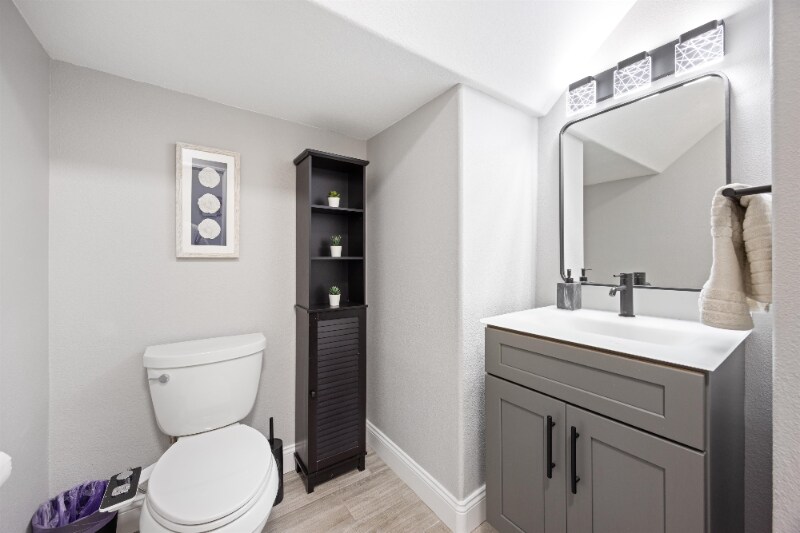 Building Photo - 5 Salto