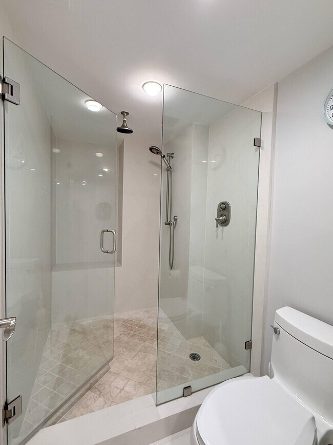 Building Photo - 3000 N Ocean Dr