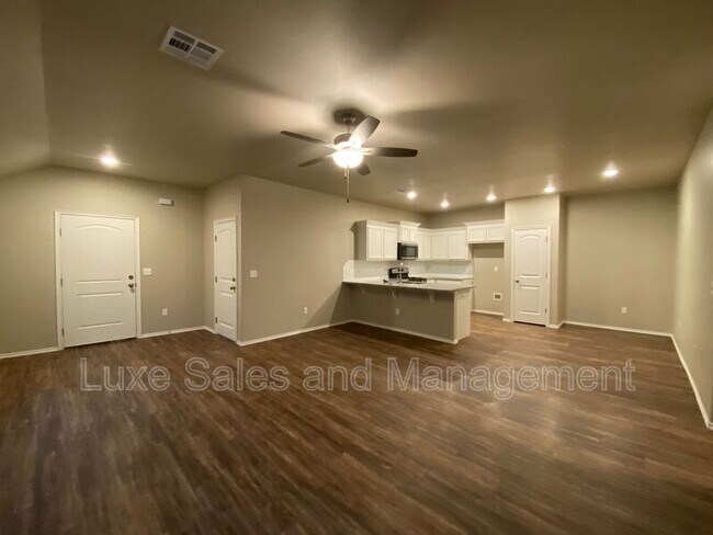 Building Photo - 10910 NW 119th St