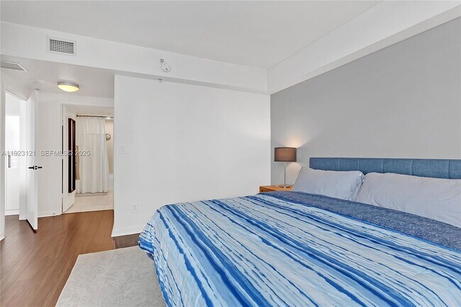 Building Photo - 335 S Biscayne Blvd