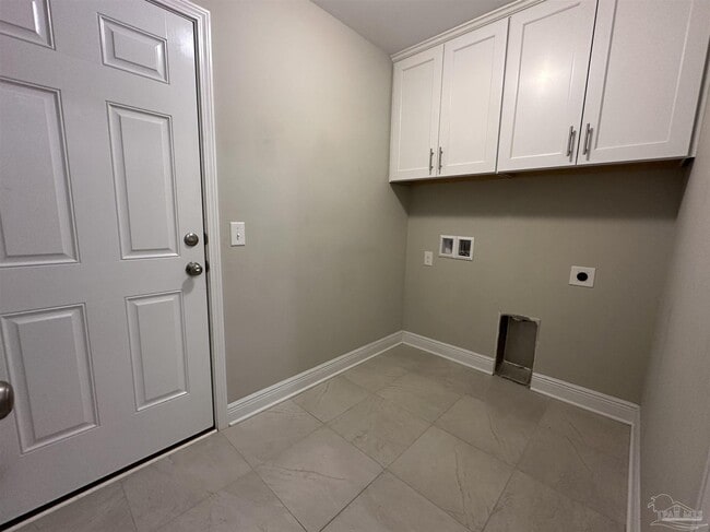 Building Photo - 5762 Dunridge Drive