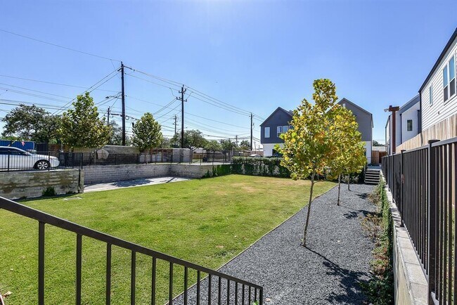 Building Photo - 4611 Lavatera St