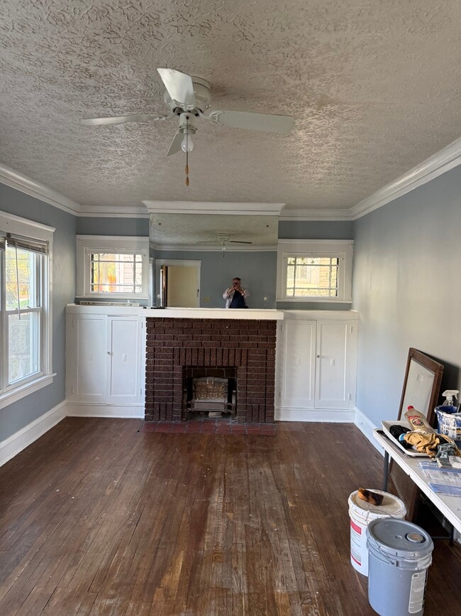 Building Photo - 1324 W 108th St