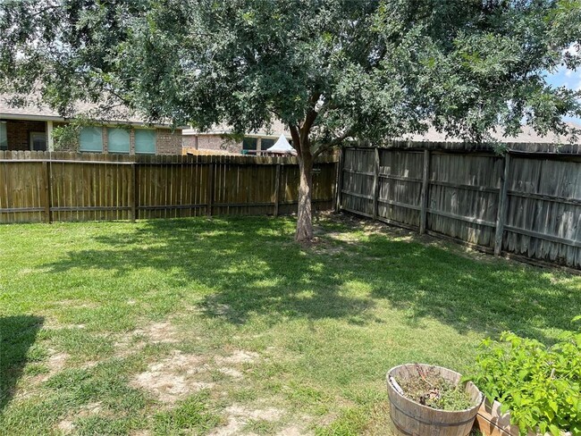 Building Photo - 22907 Sebastian Dr