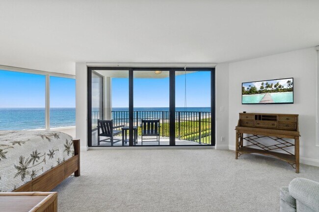Building Photo - 2565 S Ocean Blvd