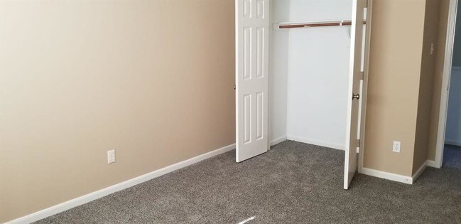 Building Photo - 15515 Waldron Cir