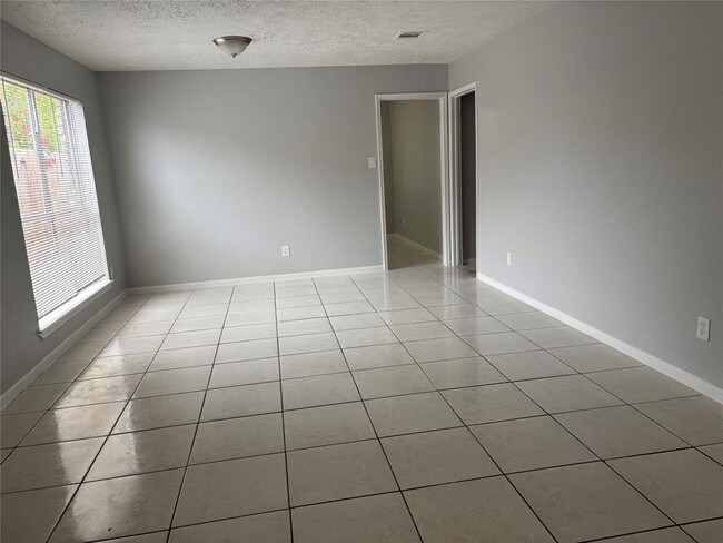 Building Photo - 3139 Wuthering Heights Dr