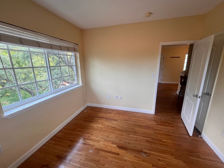 Building Photo - 45 Antilla Ave