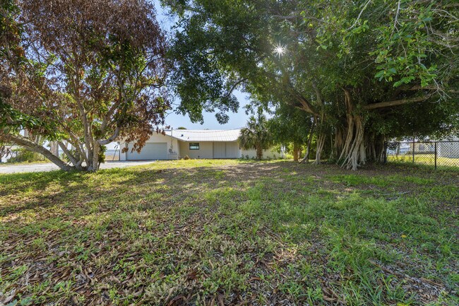 Building Photo - 4003 S Indian River Dr