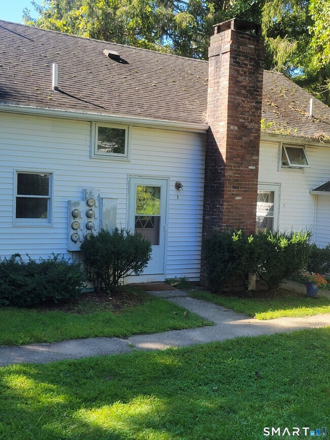 Building Photo - 220 Babbitt Hill Rd