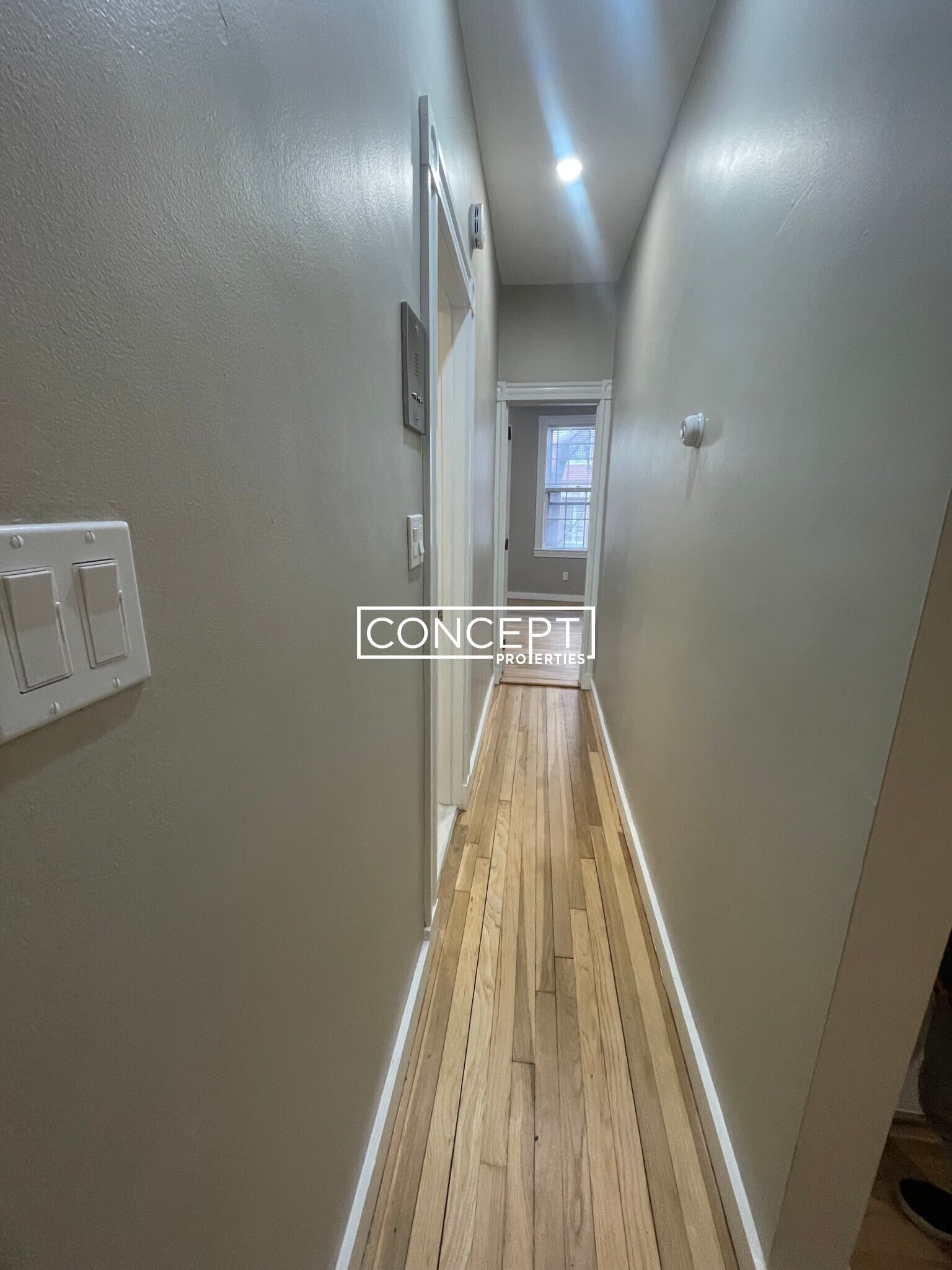 Building Photo - 82 Phipps St