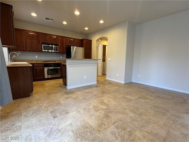 Building Photo - 8278 Apple Barn Ave