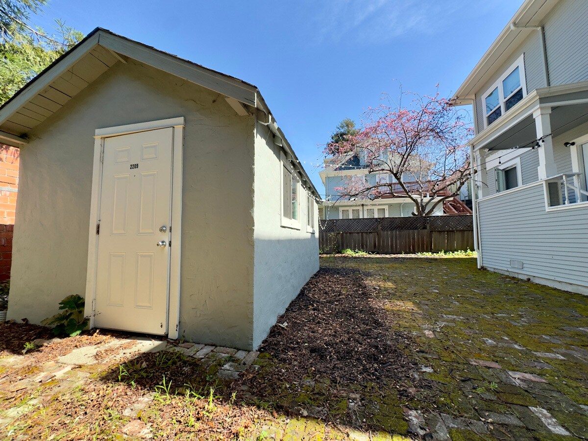 Building Photo - 2211 Haste St