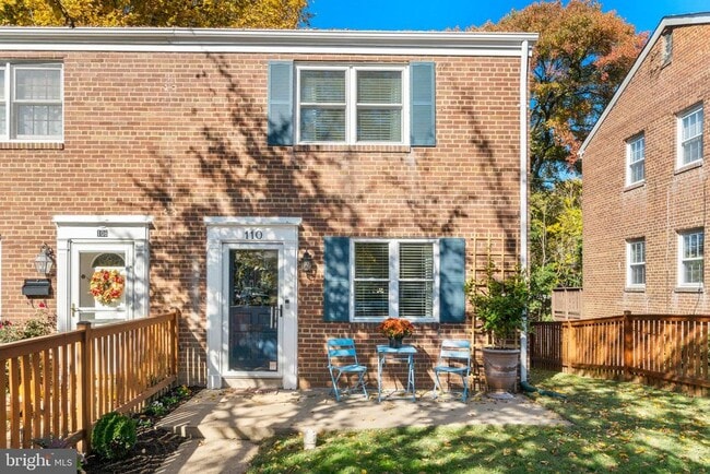 Building Photo - 110 E Rosemont Ave