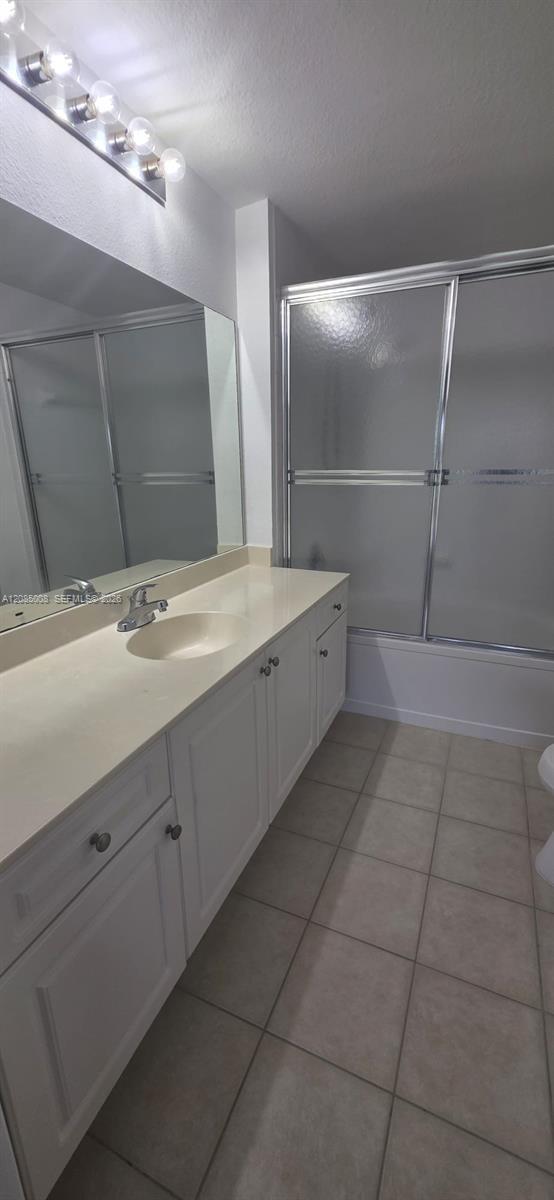 Building Photo - 2802 Sarento Pl