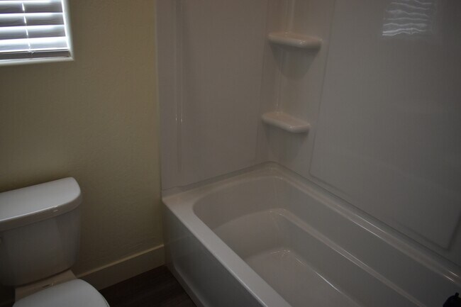 Building Photo - 399 Gallaway Ct