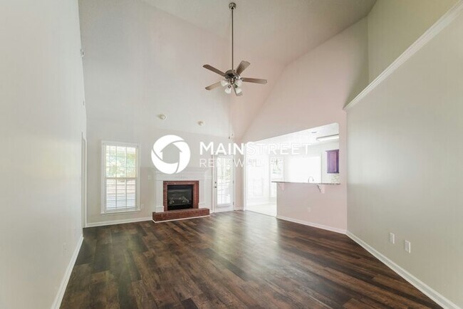 Building Photo - 4 Bedroom Pet-Friendly Home in SHARPSBURG,...
