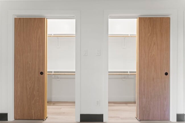 Building Photo - 26 E Woodtimber Ct