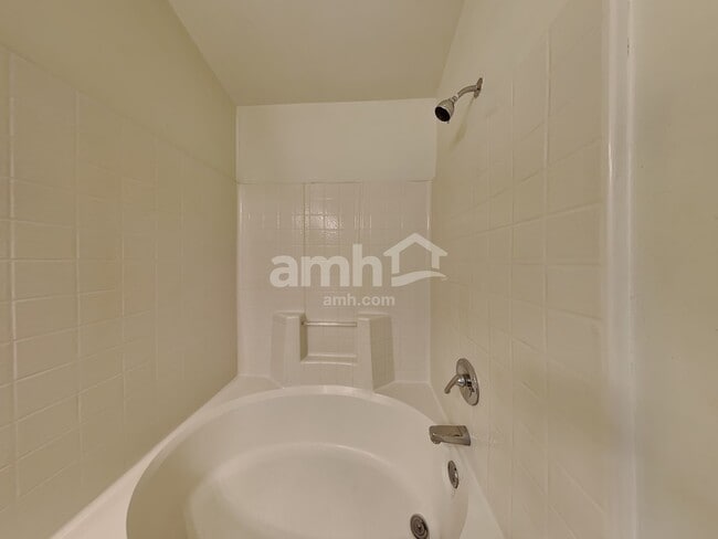 Building Photo - 148 Danesway Dr