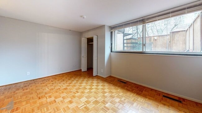 Building Photo - 226 M St SW