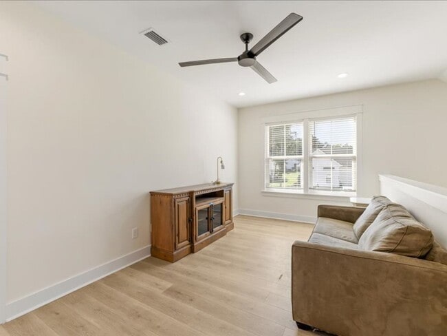 Building Photo - A great place to stay that is a nice and c...