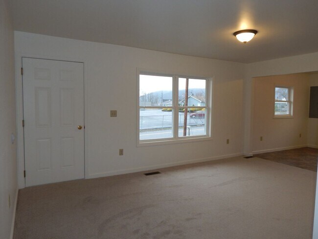 Building Photo - 274 Forge Rd