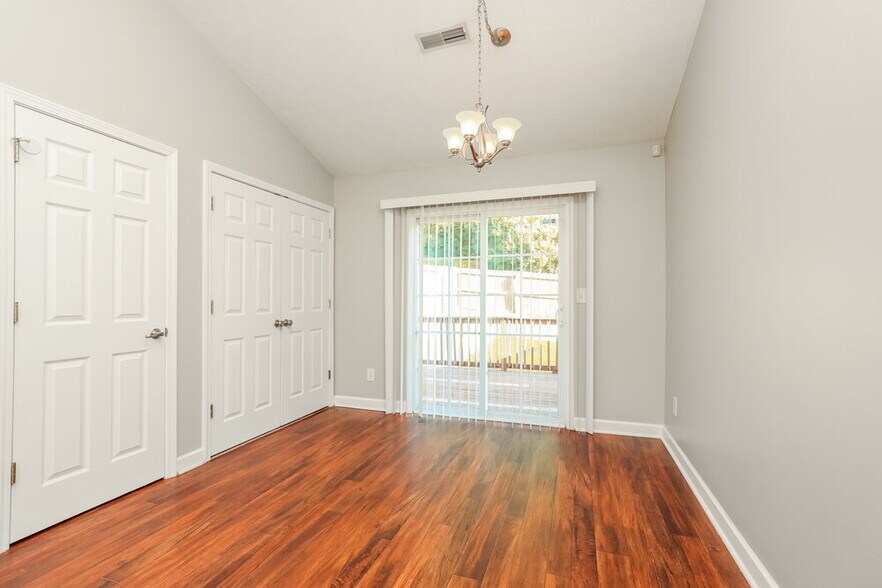 Building Photo - 641 Belgium Dr