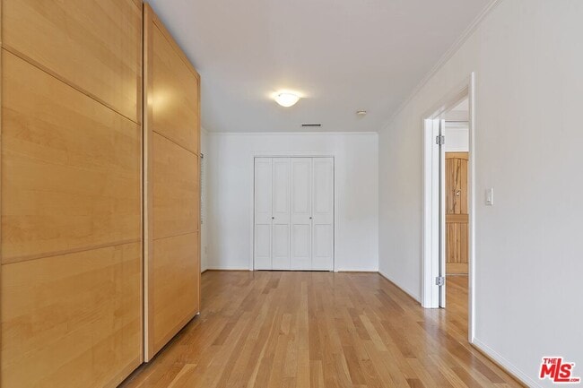 Building Photo - 2026 Glendon Ave