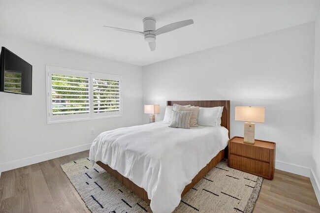 Building Photo - 2157 Coral Gardens Dr
