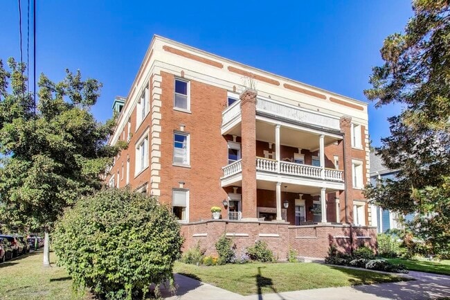 Primary Photo - 4200 N Hermitage Ave