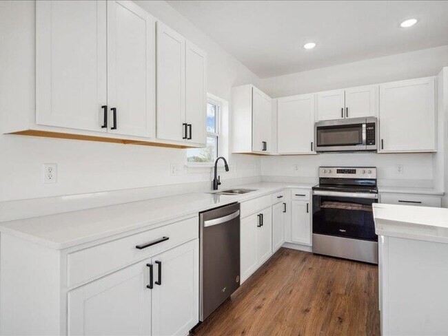 Building Photo - 808 Windam Dr